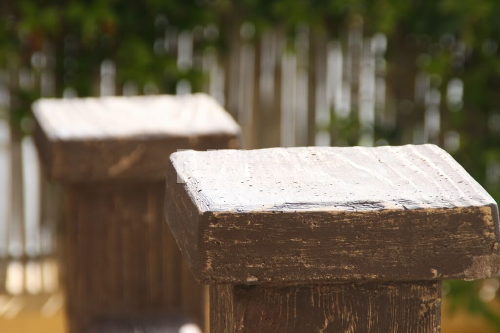 PILARES Y COMPLEMENTOS BALAUSTRADA Y VALLA IMITACIN MADERA 